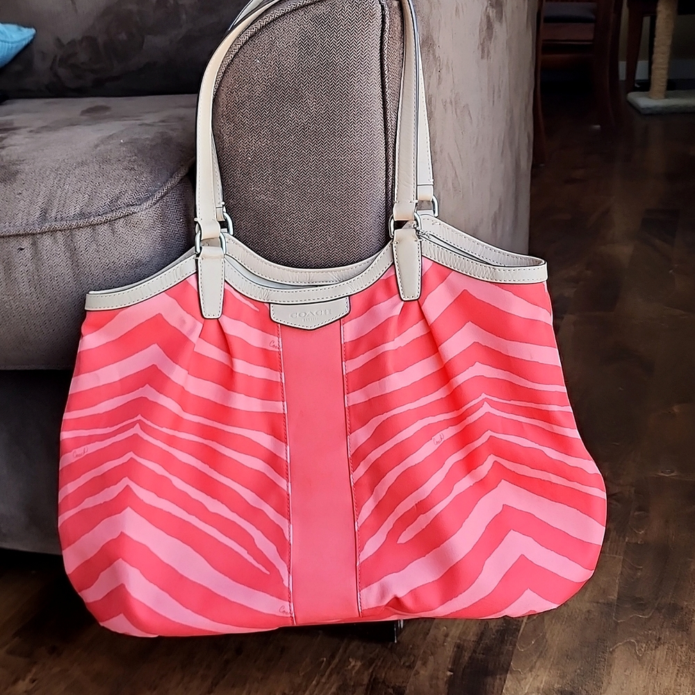 COACH Devin Zebra Stripe Peach/Orange Print Shoulder Tote w/Tan Leather